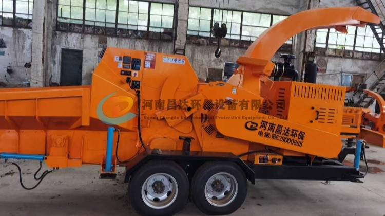內蒙古客戶訂（dìng）購hc-6175大型移動檸條粉碎機2.jpg